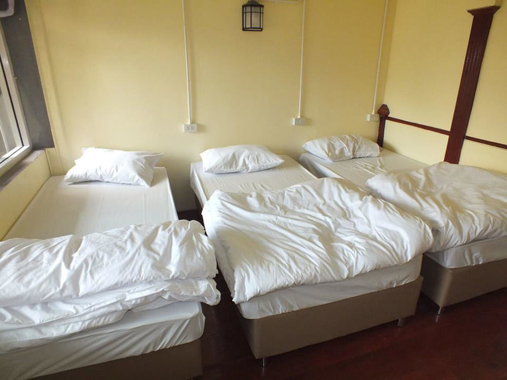 Cassette Hostel Chiang Mai Bagian luar foto