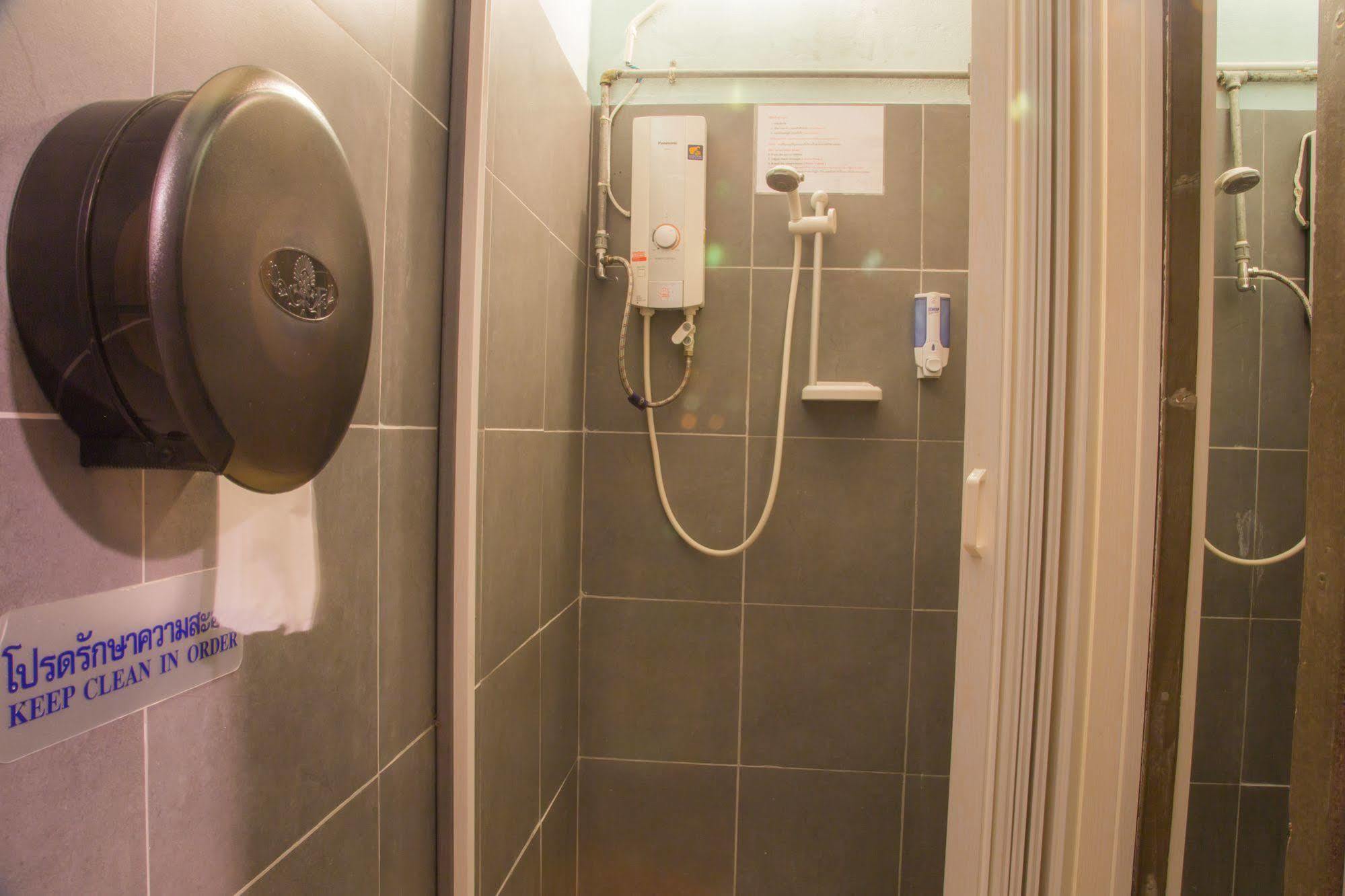 Cassette Hostel Chiang Mai Bagian luar foto