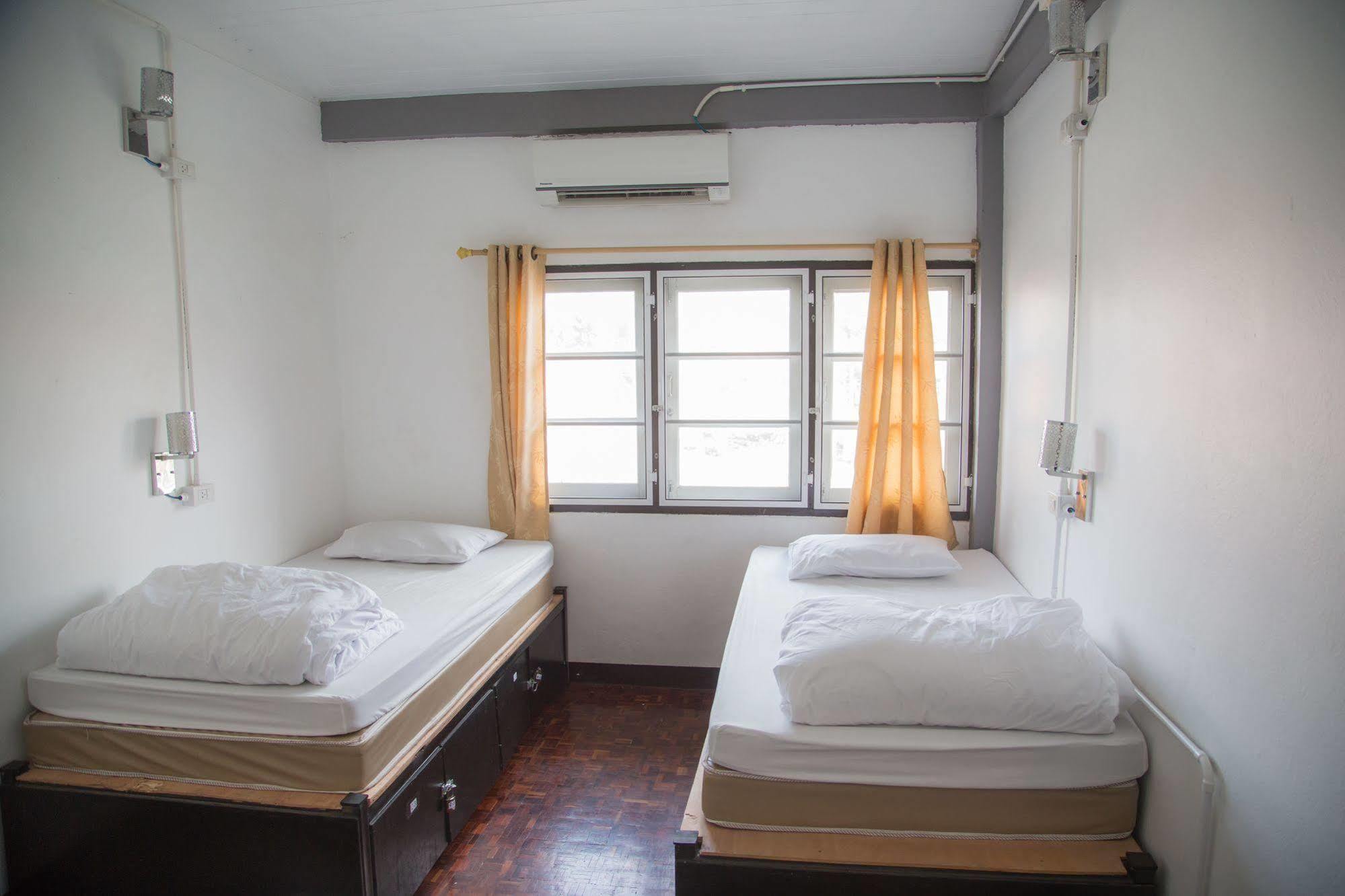 Cassette Hostel Chiang Mai Bagian luar foto