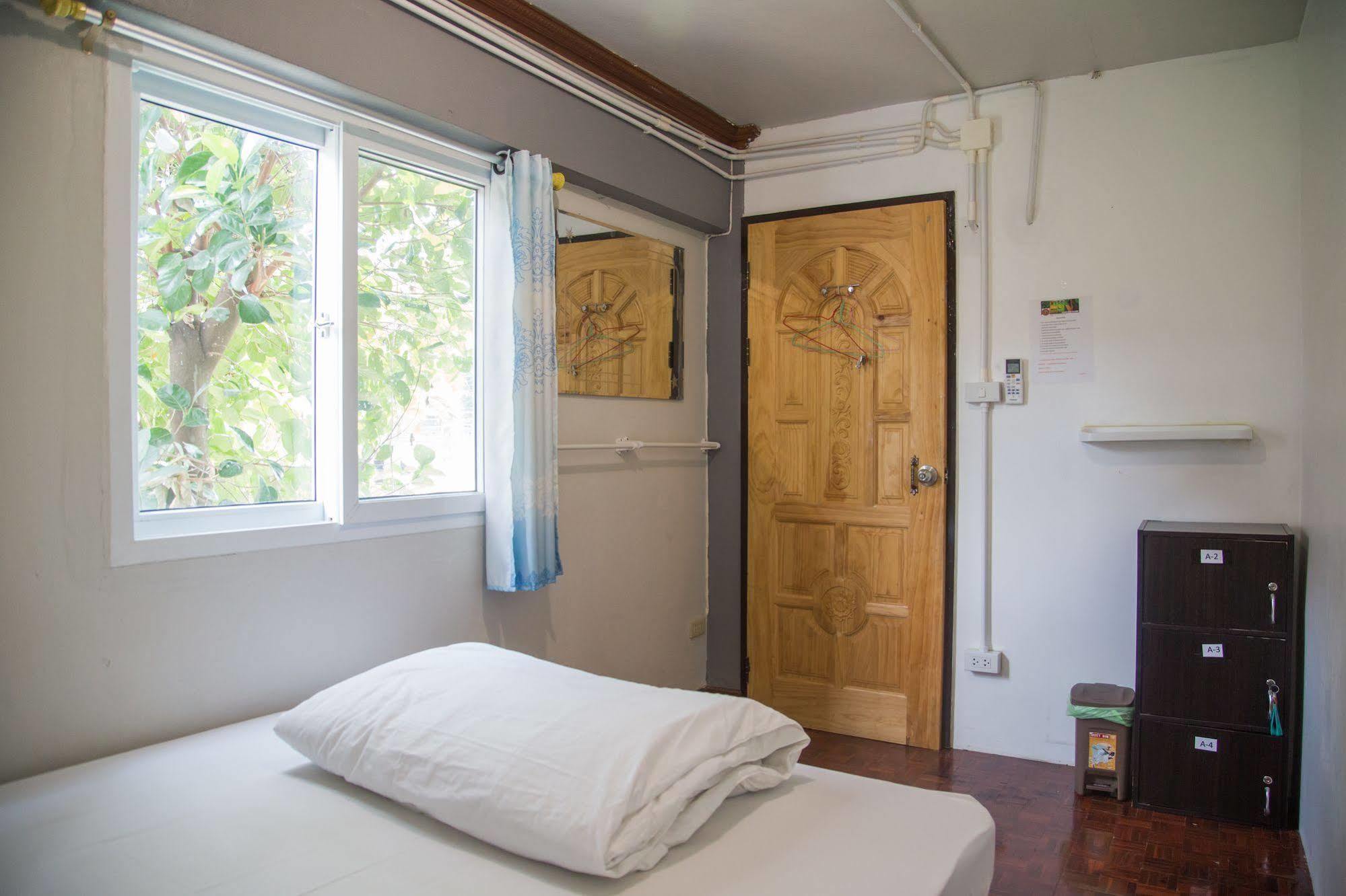 Cassette Hostel Chiang Mai Bagian luar foto